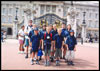 Bobři před Buckinghamským palácem